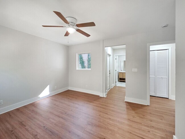 Building Photo - COMING SOON! Gorgeous 3 Bedroom 2 Bath ranch in Venetian Hills