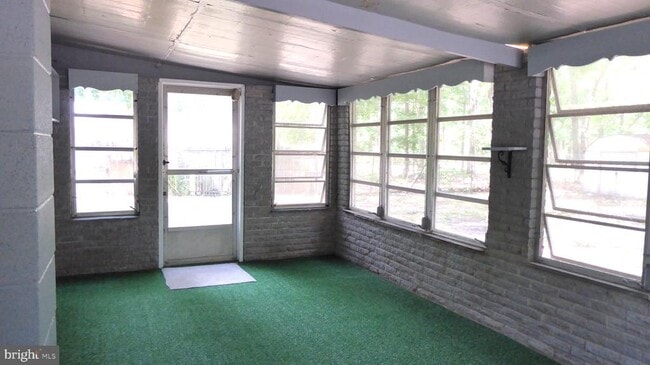 Building Photo - 135 Daffodil Rd