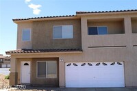 Building Photo - CUTE 3 BEDROOM TOWNHOME IN 89012 * COMING ...