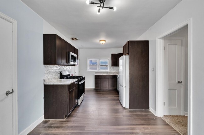 Building Photo - 3313 Avenue of the Cities