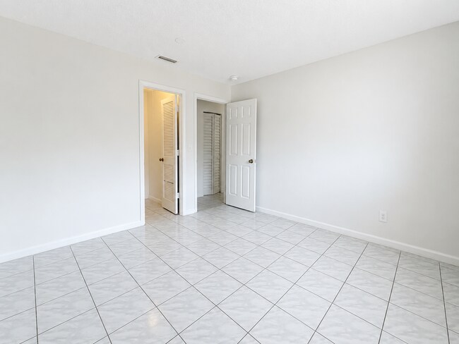 Building Photo - 500 NW 35th St