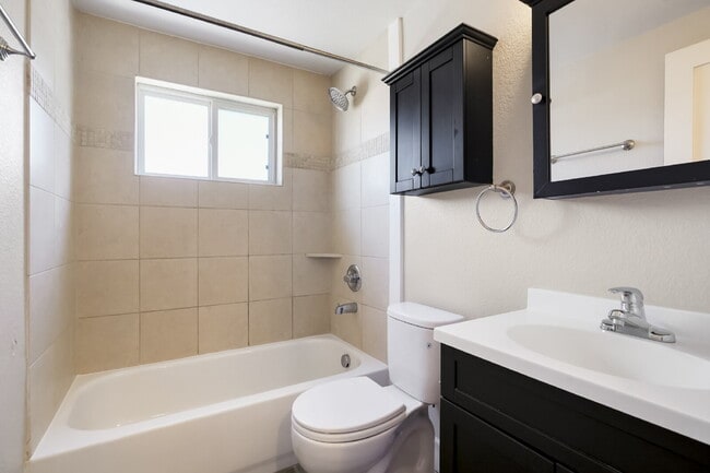 Building Photo - Affordable Lux One Bedroom in West Wash Park