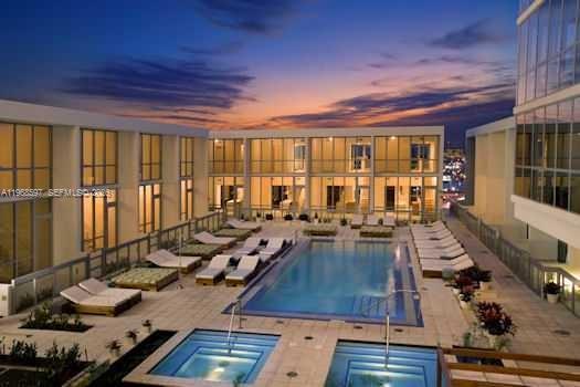 Building Photo - 1100 Biscayne Blvd