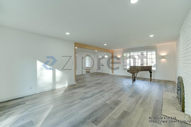 Building Photo - 12225 105th Ave NE