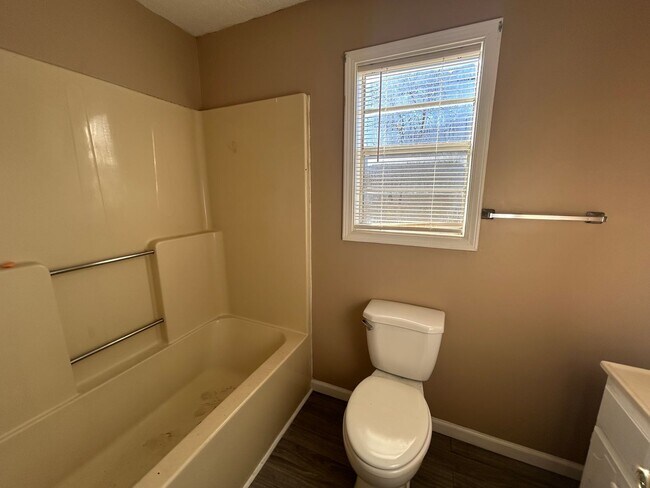 Building Photo - 434 S Washington Ave