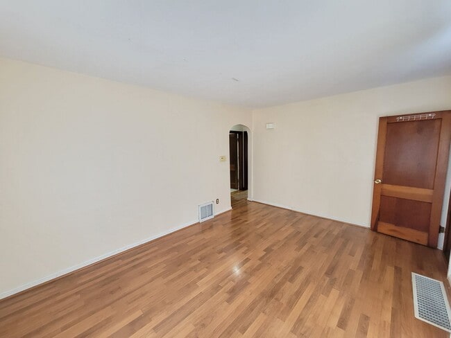 Building Photo - 3 Bedroom Single Family home for Rent