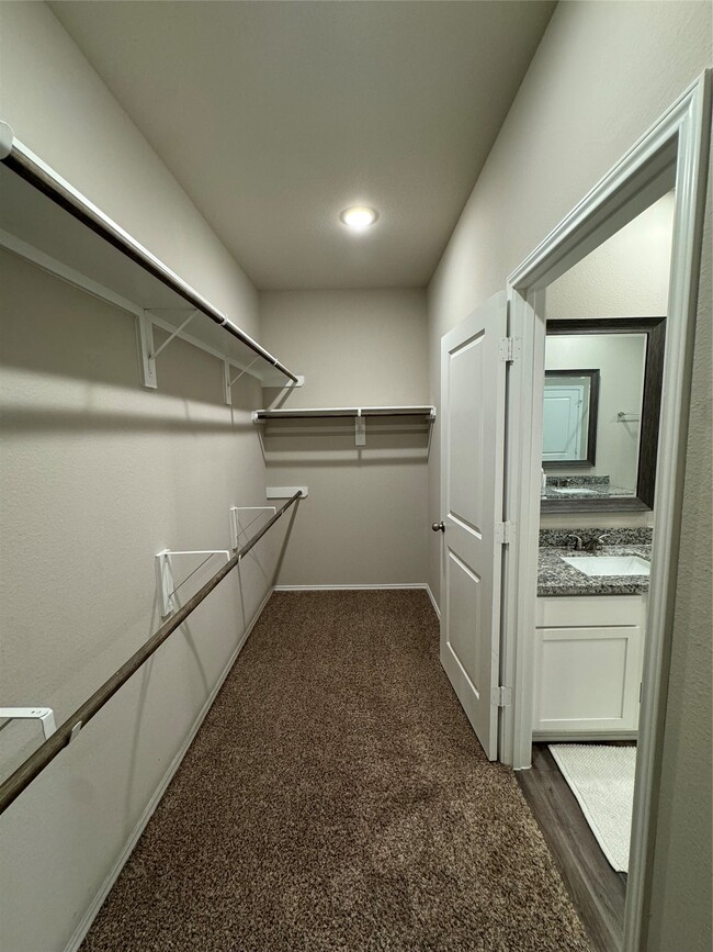 Building Photo - 710 Crystal River