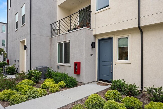 Building Photo - 5495 Seacliff Pl