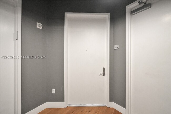 Building Photo - 16001 Collins Ave