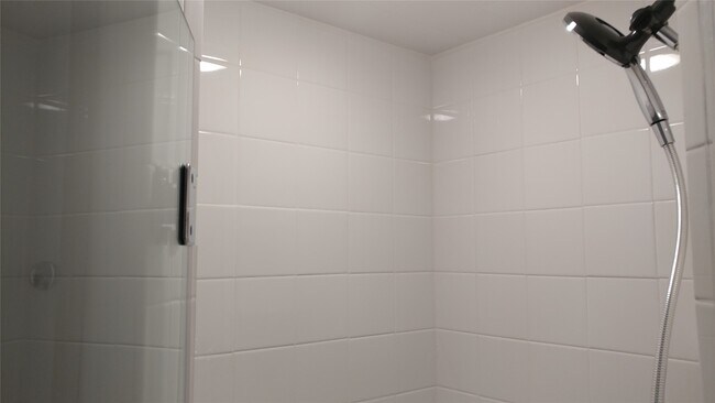 Building Photo - 12615 Huntingwick Dr