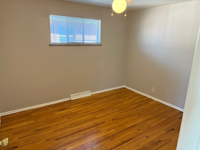 Building Photo - 4370 S Acoma St