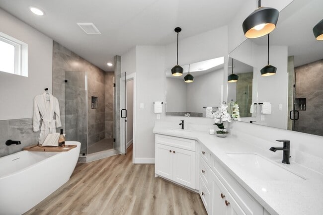 Building Photo - 5809 Francis Oak Ln