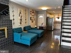 Building Photo - 2423 W Seybert St