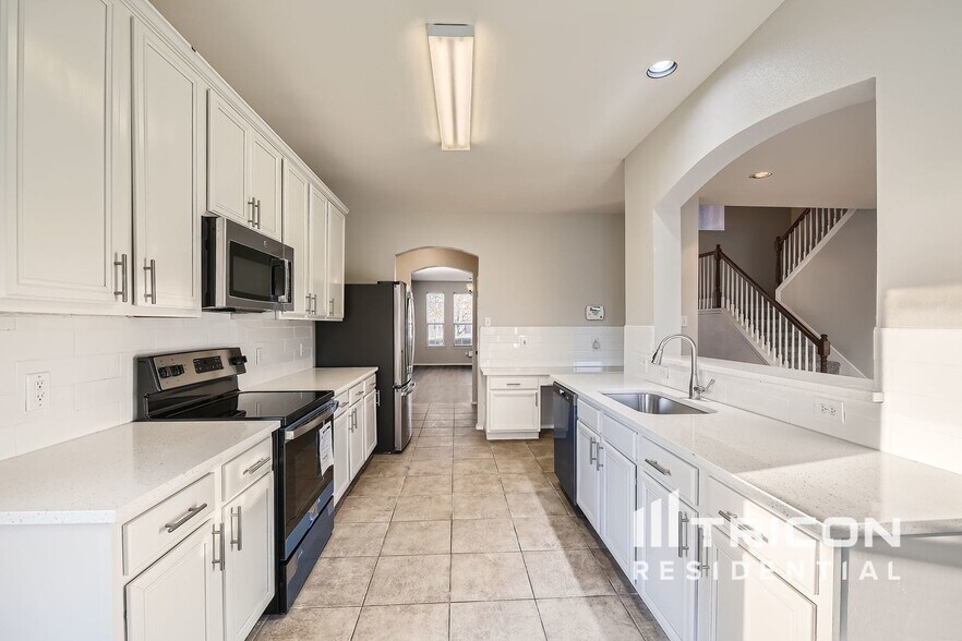 Building Photo - 6269 Trinity Creek Dr