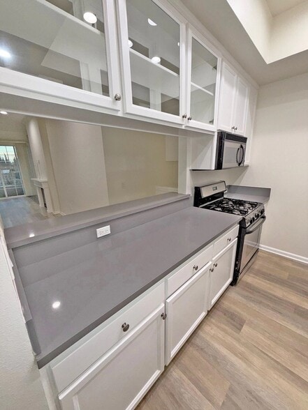 Building Photo - 2969 Kelton Ave