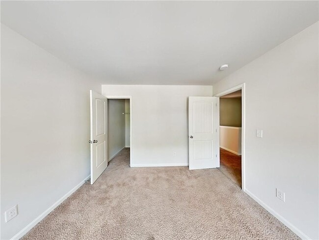 Building Photo - 157 Daisy Cir