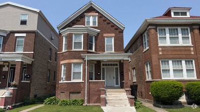 Building Photo - 8420 S Manistee Ave