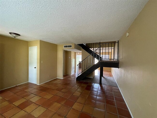 Building Photo - 9611 Blue Creek Ln