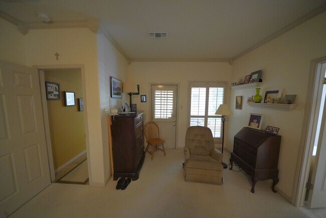 Building Photo - Gorgeous Home in the Coveted Greenshire Subdivision - Realtor Commission: $400