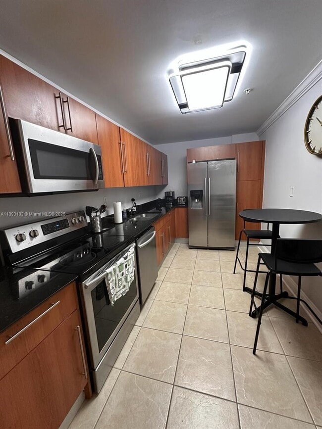Building Photo - 3000 S Ocean Dr