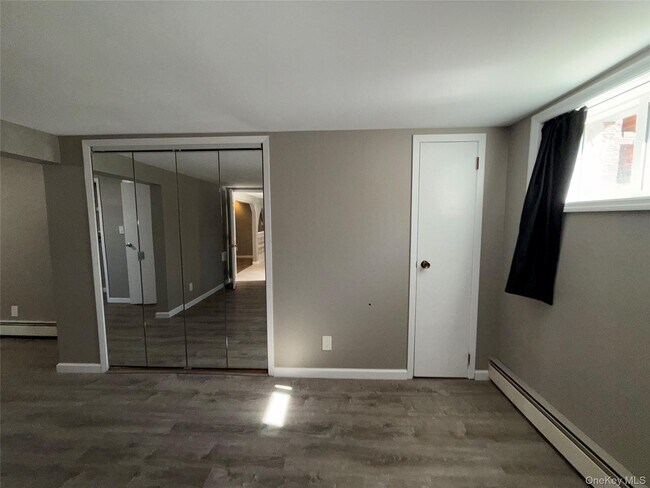 Building Photo - 60 Wheatfield Ln