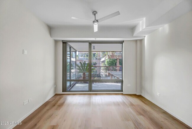 Building Photo - 7141 E Rancho Vista Dr