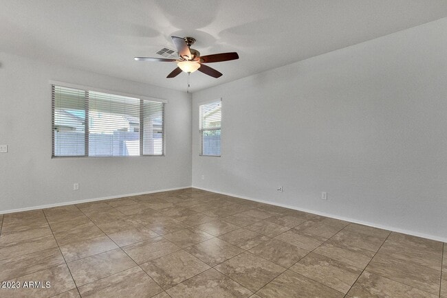 Building Photo - 1675 W Pelican Dr