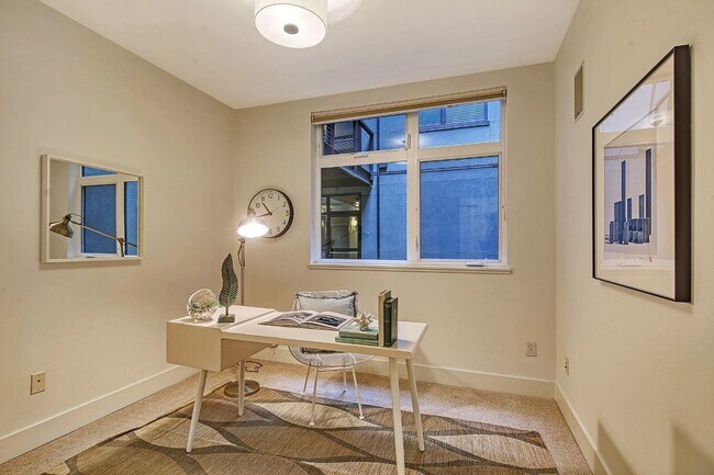 Building Photo - 2Bd/2Ba Seattle Condo