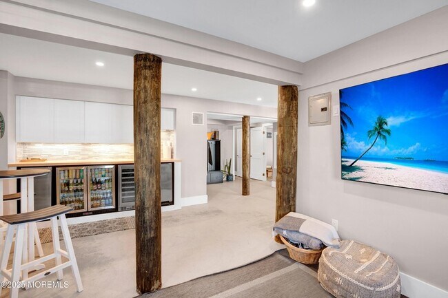 Building Photo - 206 N Lagoon Rd