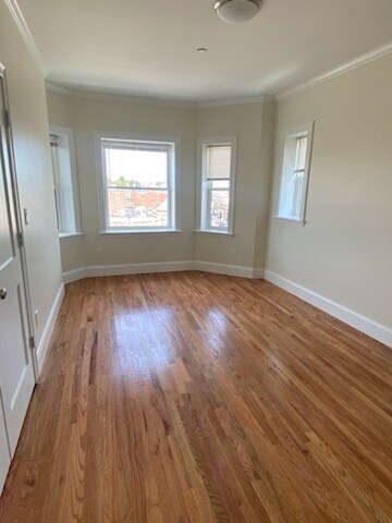 Building Photo - 211 Harvard Ave