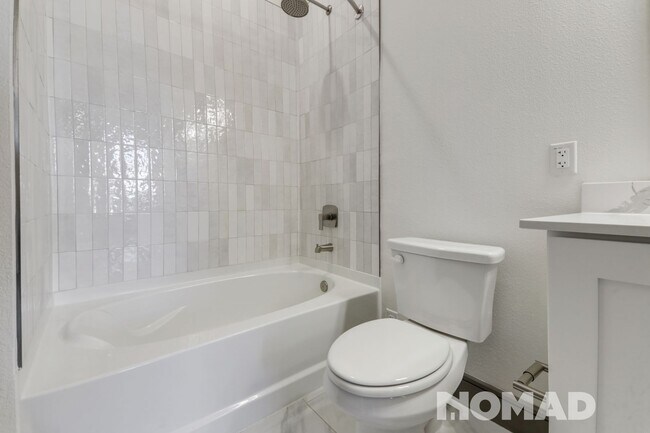 Building Photo - 1 Bedroom Condo in Carrollton