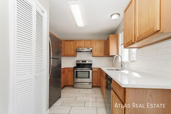 Building Photo - 5083 Helena Ct