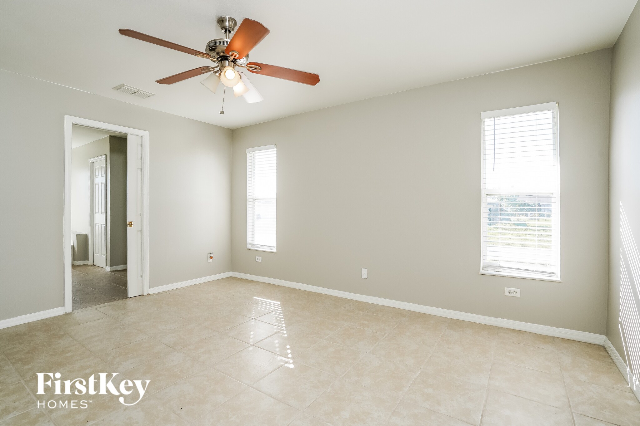 Building Photo - 1828 SW 3rd Pl