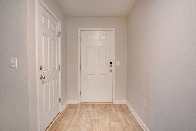 Building Photo - Lakeshore Preserve 3BR Home with Garage – Pet Friendly