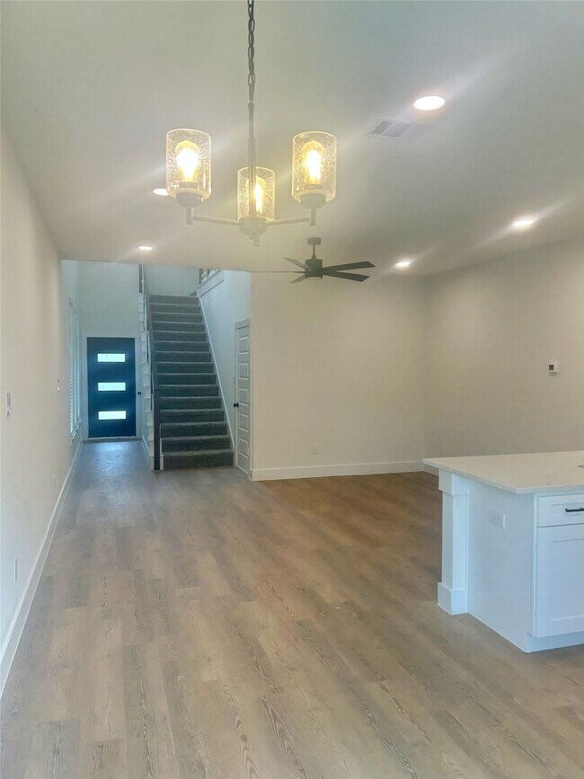 Building Photo - 16531 Oasis Mdw Ln