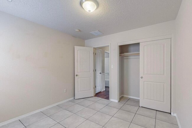 Building Photo - 1131 Desert Sunflower Dr NE
