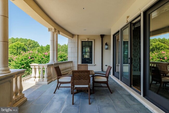 Building Photo - 200 Bridgeview Ln