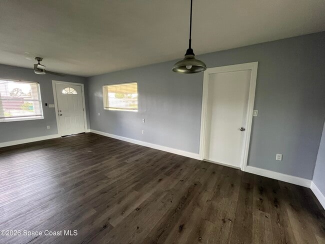 Building Photo - 914 Westwood Dr