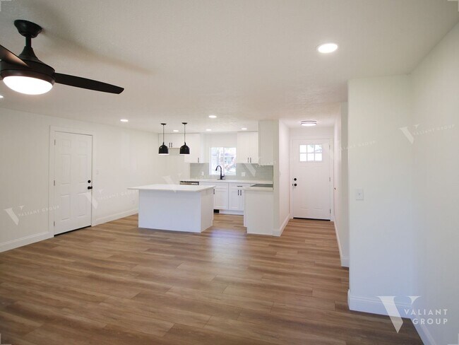 Building Photo - Beautifully Renovated 3-Bedroom Rental in ...
