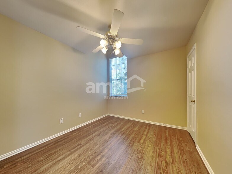 Building Photo - 3936 Braxton Ln