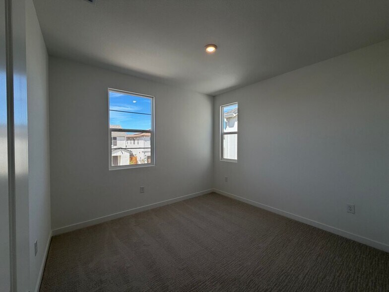 Building Photo - 8333 Mincey Wy