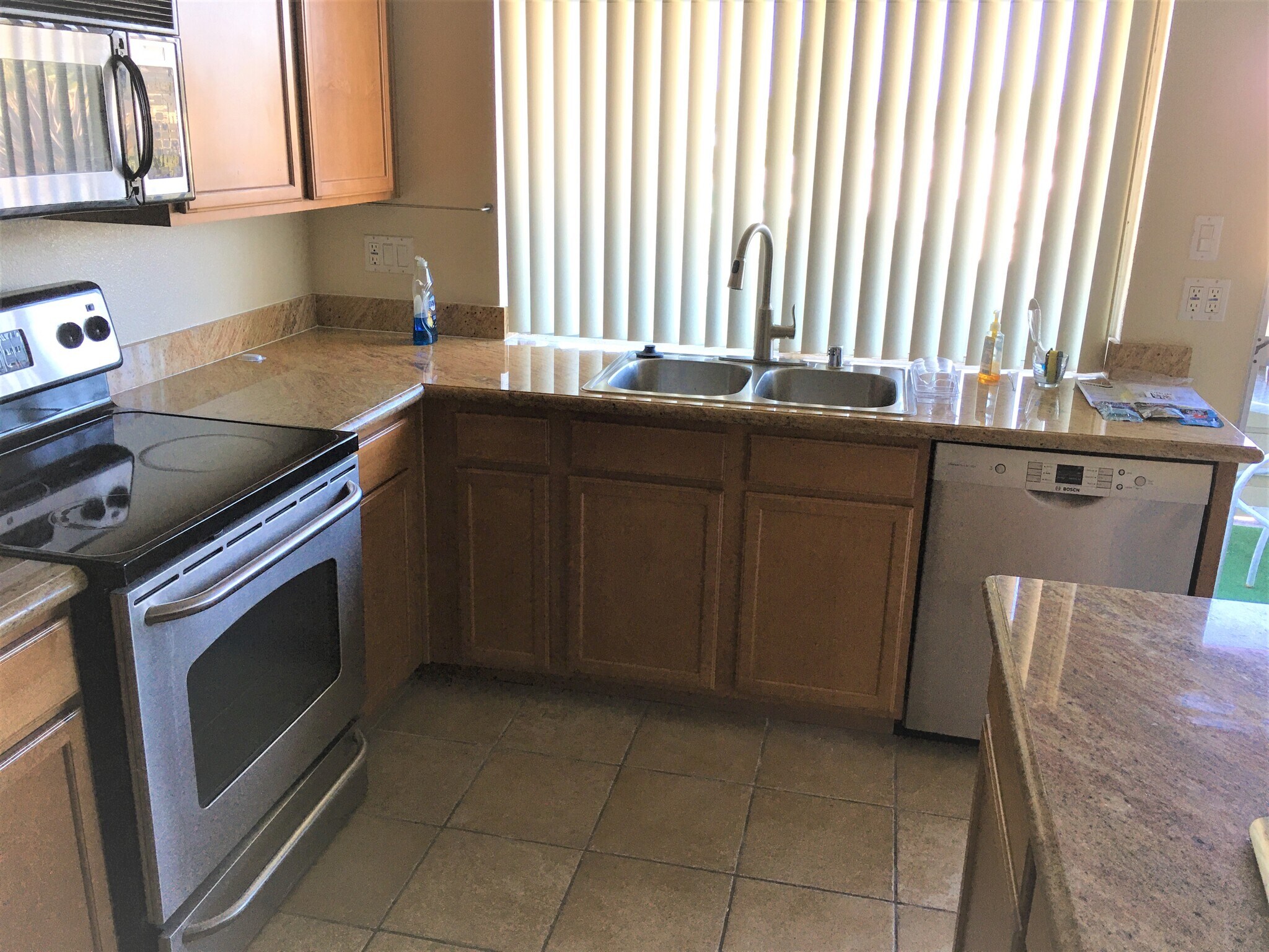 Kitchen - 615 Fredricks Ave