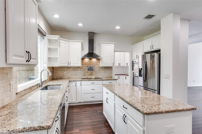 Building Photo - 6407 Back Bay Ln