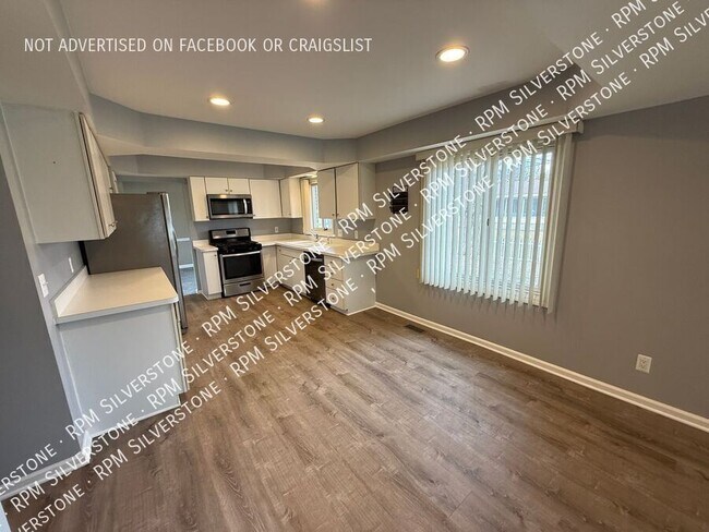 Building Photo - 5283 Rostraver Ct