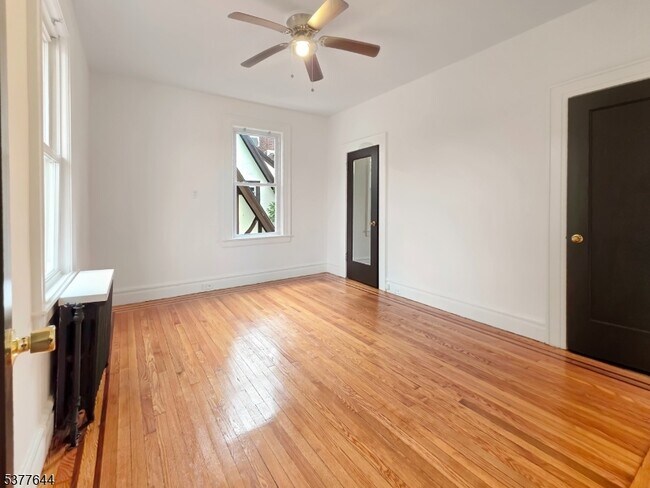 Building Photo - 86 Keer Ave