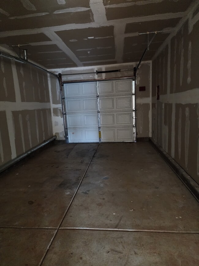 Building Photo - 150 Brookridge Dr