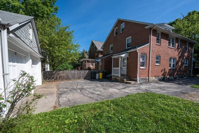 Building Photo - Twin Newly Renovated Brick Home in Lower Merion SD! Walk to park!