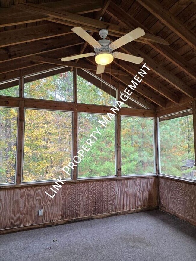 Building Photo - 6383 Rim Crest Ln