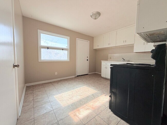 Building Photo - Affordable South Wichita Duplex