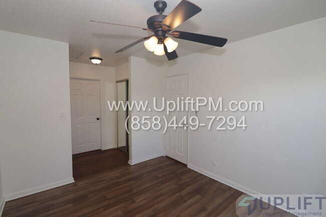 Building Photo - 820 Scranton St